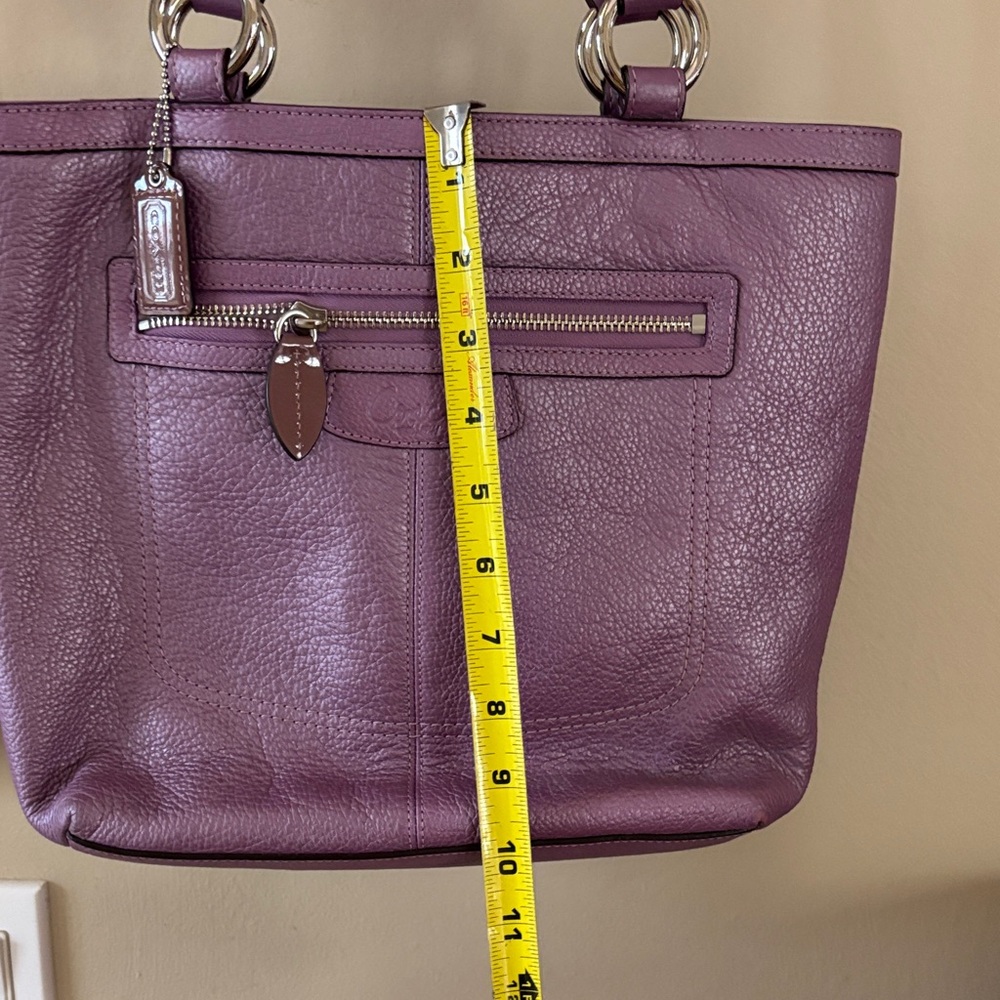 COACH Penelope Lavender Leather Tote Handbag. - Picture 5 of 12